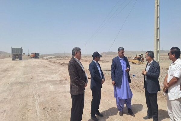 بازدید مدیرکل راه و شهرسازی سیستان و بلوچستان و نماینده مردم خاش از پروژه بزرگراه زاهدان–خاش