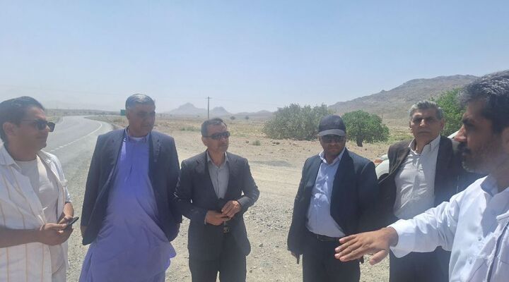 بازدید مدیرکل راه و شهرسازی سیستان و بلوچستان و نماینده مردم
خاش از پروژه بزرگراه زاهدان–خاش بازدید مدیرکل راه و شهرسازی سیستان و بلوچستان و نماینده مردم خاش از پروژه بزرگراه زاهدان–خاش