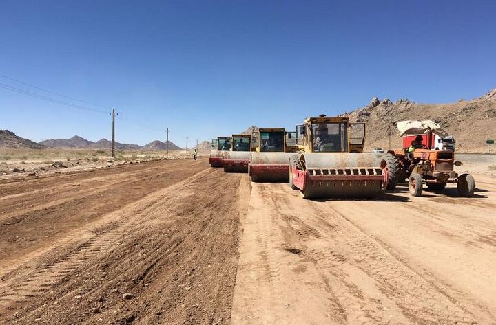 بازدید مدیرکل راه و شهرسازی سیستان و بلوچستان و نماینده مردم
خاش از پروژه بزرگراه زاهدان–خاش بازدید مدیرکل راه و شهرسازی سیستان و بلوچستان و نماینده مردم خاش از پروژه بزرگراه زاهدان–خاش