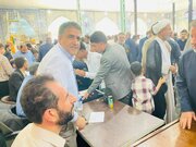 ببینید | برپایی میز خدمت و پاسخگویی به مراجعان در مصلای نماز جمعه هویزه با حضور مدیرکل راه و شهرسازی خوزستان