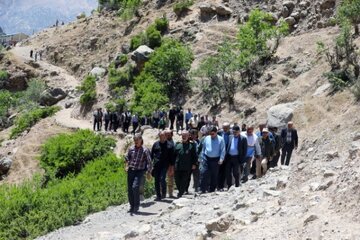 بازدید میدانی مسئولان کشوری و استانی از پروژه‌های عمرانی و راه‌های روستایی شهرستان اردل در چهارمحال‌وبختیاری