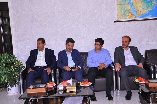نشست مشترک مدیرکل راه و شهرسازی استان اصفهان با ارشد نظامی ارتش 