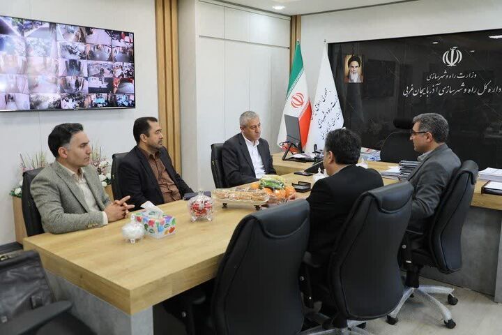 نشست مسوولان اداره کل بازرسی آذربایجان‌غربی با مدیرکل راه و شهرسازی استان