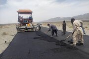 ببینید | اجرای عملیات روکش آسفالت گرم محور مواصلاتی سراوان، گُشت در استان سیستان و بلوچستان به طول ۲۴ کیلومتر