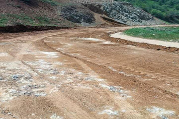 ایجاد خاکریزه و رکلاژراه روستایی شهرستان سروآباد