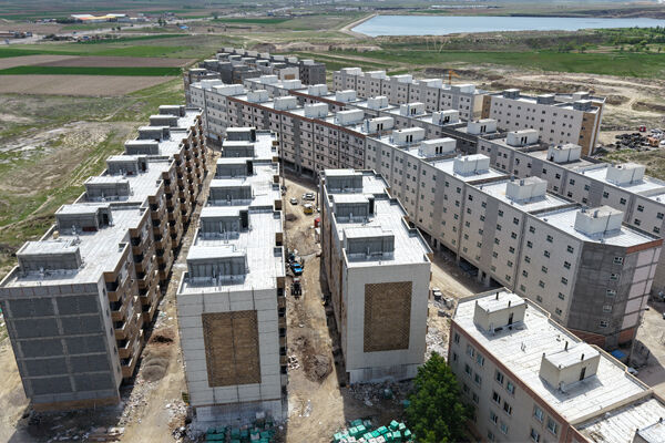 ببینید| آخرین وضعیت احداث ۹۸۴ واحد مسکونی طرح نهضت ملی مسکن در شهرک اندیشه ۴ اردبیل