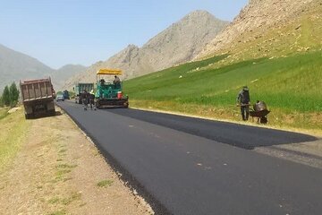 اجرای بیش از ۳۷ کیلومتر روکش آسفالت راه‌های فرعی و روستایی در لرستان