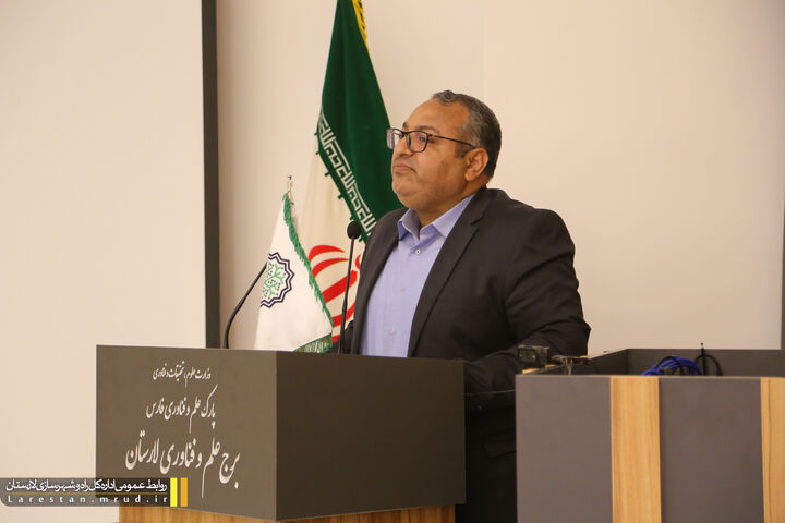 غلامرضا کاظمیان، معاون شهرسازی و معماری وزارت راه و شهرسازی، در نشست علمی تخصصی میراث تاریخی کهن‌شهر لار و آینده توسعه شهری