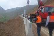 ببینید|آغاز عملیات نصب حفاظ بتی (نیوجرسی)در محور کرج-کندوان -حوزه استان البرز