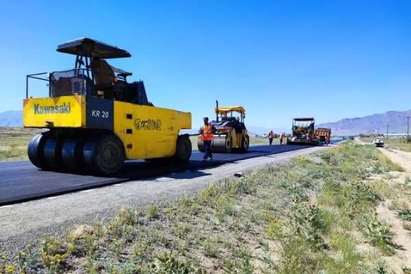 ویدئو| لکه گیری و روکش آسفالت محورهای چهارگانه شهرستان خمین در استان مرکزی خمین