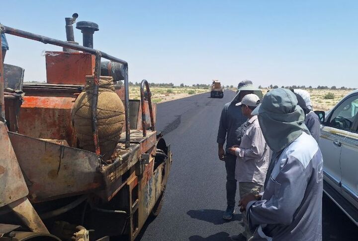 راهسازی در دمای بالا سیستان و بلوچستان، ارادهای که از
تابستان هم داغتر است راهسازی در دمای بالا سیستان و بلوچستان، ارادهای که از تابستان هم داغتر است