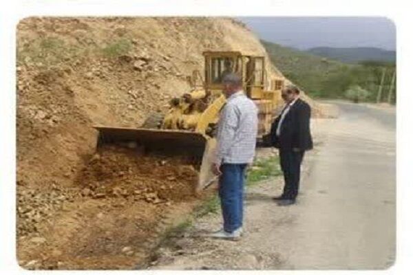 اجرای راهداری محوری و اصلاح زیرساختی در محورهای مواصلاتی عجبشیر آب