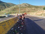 ببینید| پاکسازی و برقراری تردد در محل واژگونی یک دستگاه تریلر در محور خرم آباد - دورود