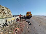 ببینید| پاکسازی و برقراری تردد در محل واژگونی یک دستگاه تریلر در محور خرم آباد - دورود