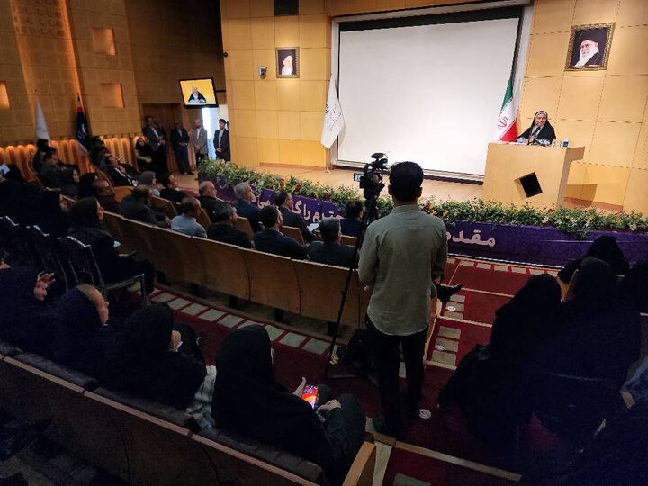 دیدار صمیمانه وزیر راه و شهرسازی با همکاران این وزارتخانه
