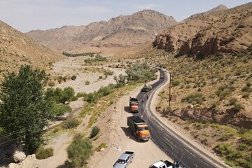عملیات بهسازی و ایمن‌سازی جاده‌های شمال کرمان در راستای کاهش حوادث رانندگی استان کرمان