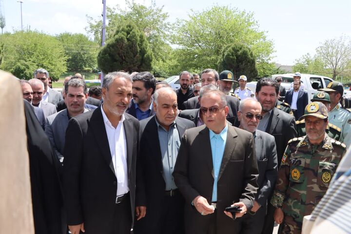 بازدید اعضای کمیسیون عمران از راهدارخانه ترکمنچای و طرح تعریض سه راهی کوهسالار در استان آذربایجان شرقی عکس