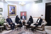 ببینید | دیدار وزیر راه و شهرسازی با خانواده شهید امیر عبداللهیان