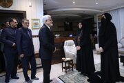 ببینید | دیدار وزیر راه و شهرسازی با خانواده شهید امیر عبداللهیان
