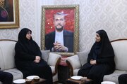 ببینید | دیدار وزیر راه و شهرسازی با خانواده شهید امیر عبداللهیان