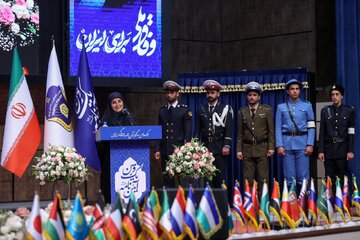 ببینید | حضور وزیر راه و شهرسازی در همایش صدسالگی آیین‌نامه راهنمایی و رانندگی ایران