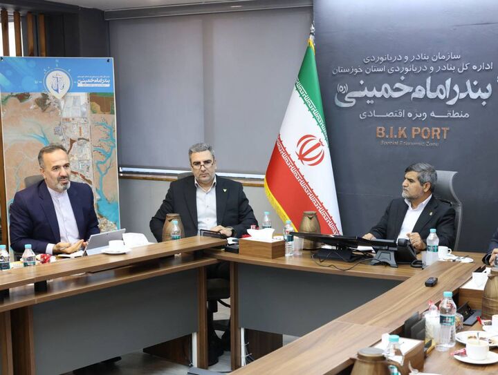 بررسی راهکارهای افزایش سهم حمل و نقل ریلی در بندرامام(ره)/ همافزایی برای تحقق سهم ۲۵ درصدی حمل ریلی برابر با برنامه هفتم توسعه بندر امام