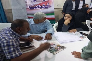 ببینید| برپایی میز خدمت با حضور معاونین اداره کل راه و شهرسازی خوزستان به مناسبت سوم خرداد در مصلی نماز جمعه خرمشهر