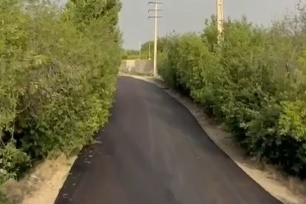 ویدیو|تقدیر اهالی روستای ایقربلاغ شهرستان ساوجبلاغ از اداره کل راهداری و حمل و نقل جاده‌ای البرز برای اجرای روکش آسفالت