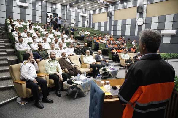 ببینید|مراسم تجلیل از کارکنان سازمان های مرتبط با ترافیک و تصادفات طرح نوروزی استان البرز