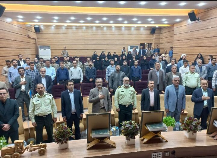مراسم گرامیداشت سالروز آزادسازی خرمشهر در اداره کل راه و شهرسازی سیستان و بلوچستان برگزار شد 