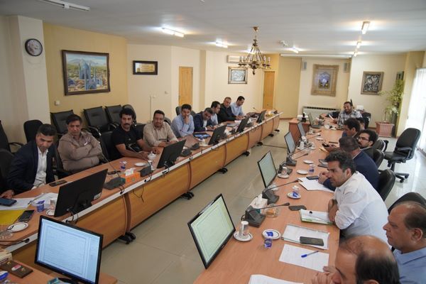 نشست مشترک مدیرکل راه و شهرسازی استان اصفهان با مسئولین استانی