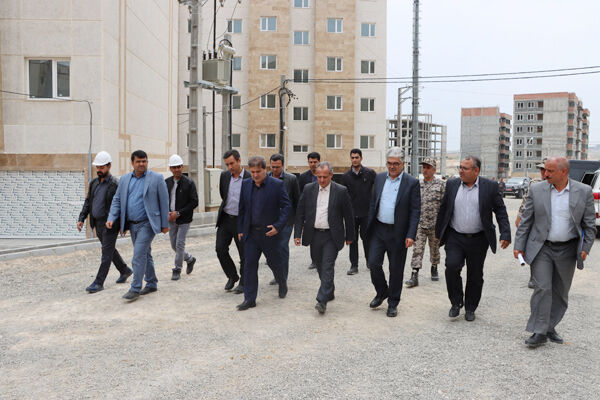 بازدید میدانی معاون وزیر راه و شهرسازی از طرح نهضت ملی مسکن اردبیل/ ۲۶ هزار واحد مسکونی در حال احداث در سطح استان بازدید غلامرضا کاظمیان شیروان معاون شهرسازی و معماری وزارت راه و شهرسازی از پروژههای در حال اجرای طرح نهضت ملی مسکن اردبیل و دیدار با امام جمعه اردبیل