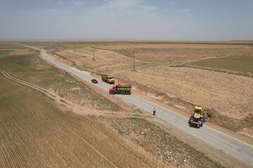 تسطیح و رگلاژ ۸۳ کیلومتر راه روستایی در دیواندره کردستان/ شانه سازی در محورهای اصلی و فرعی و روستایی شهرستان به طول ۵۰کیلومتر