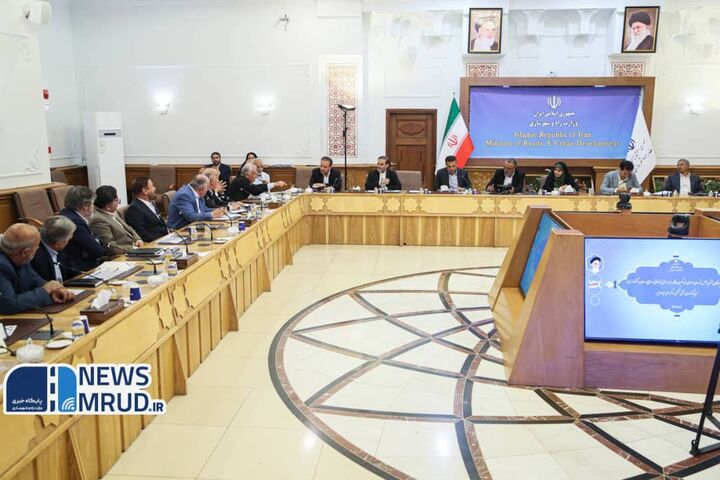 راهکارهای وزیر راه و شهرسازی برای تسهیل ساخت مسکن حمایتی و کارگری/ رییس کمیسیون عمران حمایت مجلس از وزارت راه و شهرسازی در ساخت و توسعه مسکن را اعلام کرد نشست