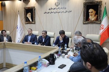 ببینید | نشست مدیرکل دفتر حقوقی سازمان ملی زمین و مسکن با کارشناسان حقوقی اداره کل راه و شهرسازی خوزستان