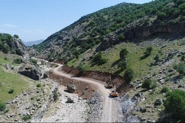 آغاز عملیات اجرایی پروژه تعریض ، بهسازی محور گردشگری گریت -سرکانه شهرستان خرم آباد راه روستایی