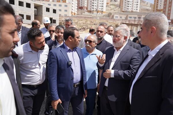 بررسی آخرین وضعیت پروژههای مسکن مهر و خدمات روبنایی شهر جدید پردیس با حضور استاندار تهران بازدید