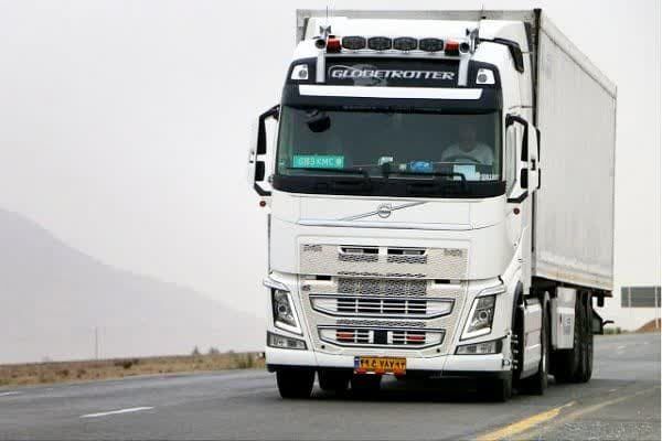 ویدئو| مستندی از تردد روان و پررنگ رانندگان و کامیون داران استان مرکزی در محورهای مواصلاتی استان برای جابهجایی کالا کامیون اراک