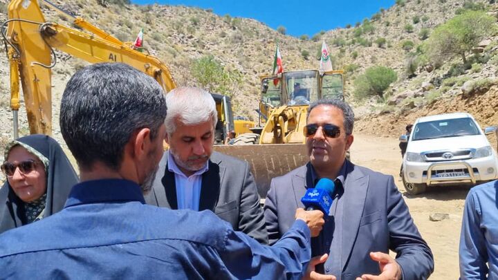 آیین آغاز عملیات اجرایی پروژه احداث محور روستایی مدین – بهرامی در بخش ساردوئیه جیرفت راهداری