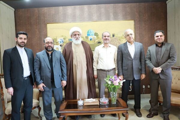 نشست بررسی پروژه‌های بازآفرینی با حضور معاون وزیر