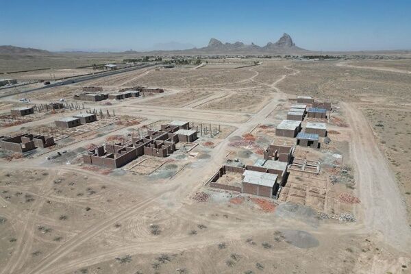 ببینید| تحول در بافت مسکونی شهرستان تفتان با اجرای طرح نهضت ملی ساخت واحدهای ویلایی