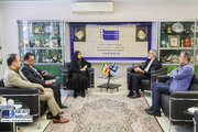 وزیر راه و شهرسازی از خبرگزاری ایرنا بازدید کرد
