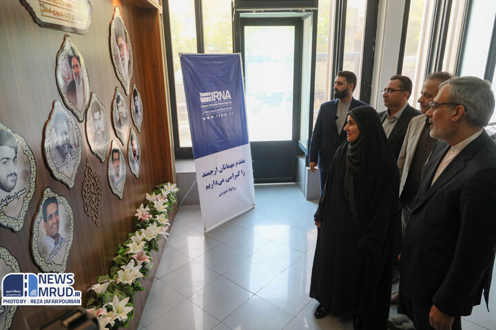 وزیر راه و شهرسازی از خبرگزاری ایرنا بازدید کرد