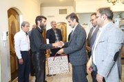 ببینید | دیدار مدیرکل راهداری و حمل‌و‌نقل جاده‌ای استان اصفهان با خانواده‌های رانندگان جان‌باخته ناوگان حمل‌ونقل کالای استان در حادثه دلخراش بندرعباس