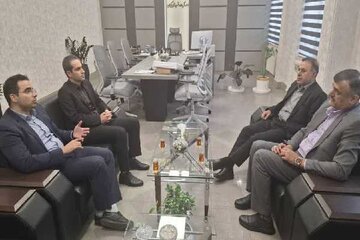 نشست مدیر کل. آه وشهرسازی گیلان با ستاد اجرایی فرمان امام