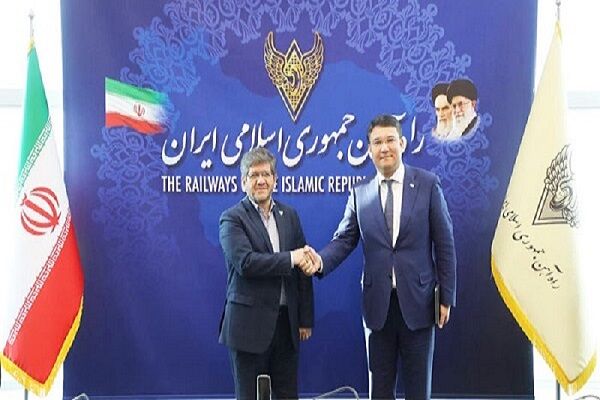 ایران و قزاقستان روی ریل همکاری/ ظرفیت مبادله بار ترانزیتی دو کشور ۱۰ میلیون تن است