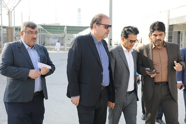 ویدئو| بازدید سرپرست دفتر بازرسی، مدیریت عملکرد و حقوق شهروندان وزارت راه و شهرسازی از پایانه های مرزی شلمچه و چزابه ببینید | بازدید سرپرست دفتر بازرسی، مدیریت عملکرد و حقوق شهروندان وزارت راه و شهرسازی از محورهای تردد زوار اربعین در خوزستان