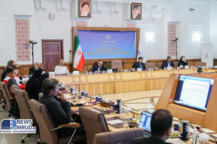 ببینید ‌| نشست ۱۴۰ کمیسیون ایمنی راه‌ها در وزارت راه و شهرسازی