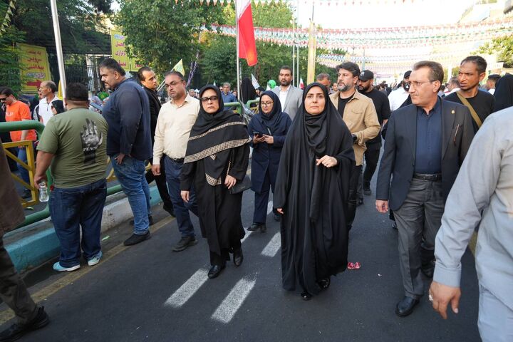 حضور وزیر راه و شهرسازی در مهمانی ۱۰ کیلومتری غدیر/ افزایش خدمات ریلی و جاده ای باتوجه به محدودیت‌های پروازی