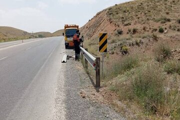 اجرای عملیات راهداری محوری در محور بویین میاندشت به الیگودرز